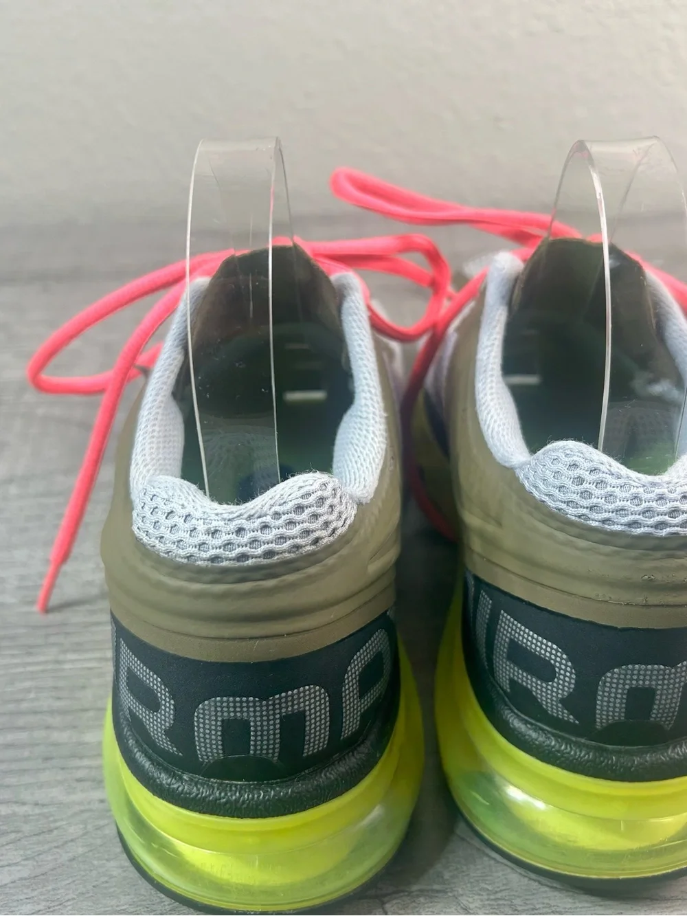 Nike Air Max 2013 Women’s Size 7.5 (24.5 cm)Shoes Olive Green Neon Pink Yellow